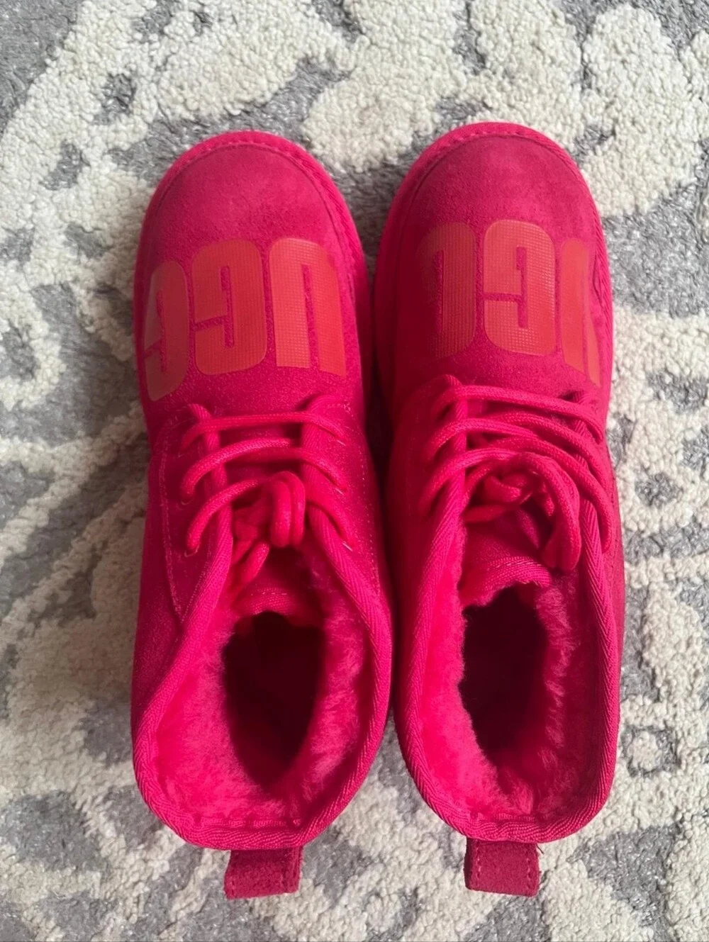 BIG KIDS UGG NEUMEL II SCATTER GRAPHIC RASPBERRY BOOTS US SIZE 4Y= 6.5 Women